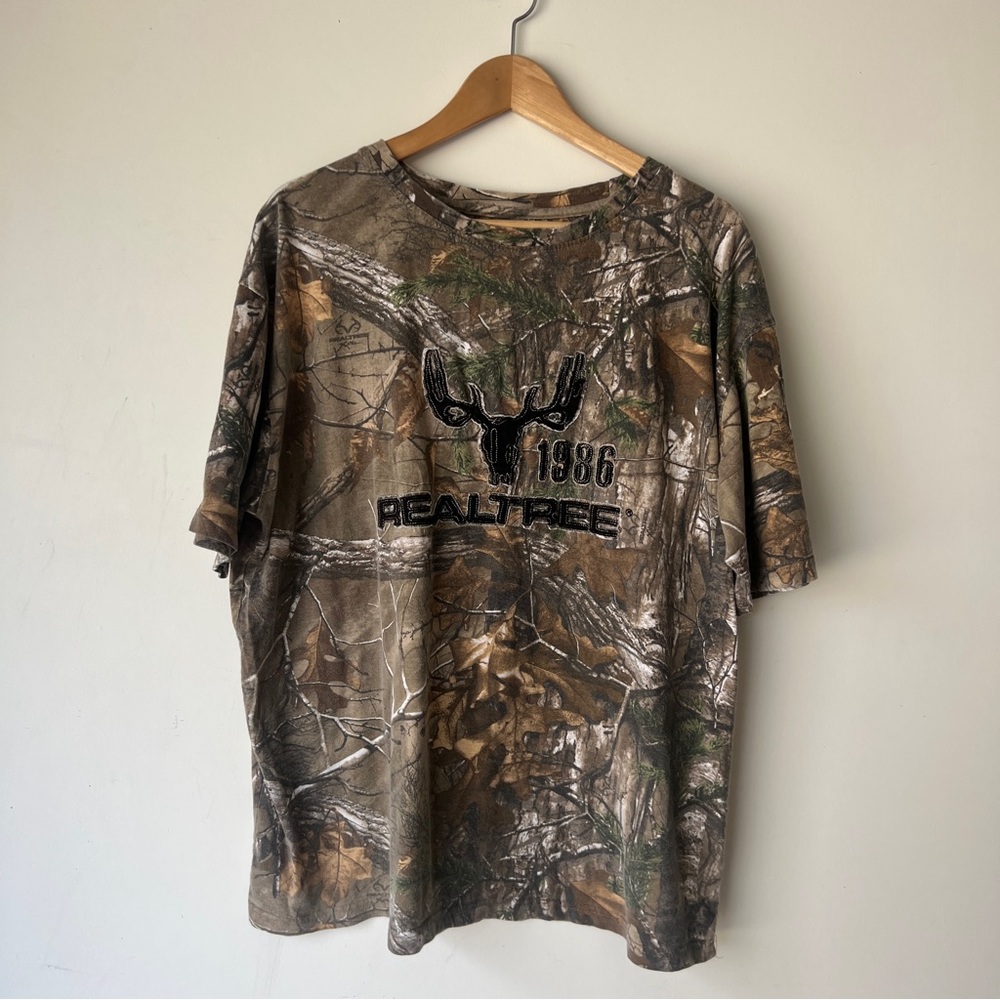 Realtree Embroidered Camo Hunting T-Shirt Mens